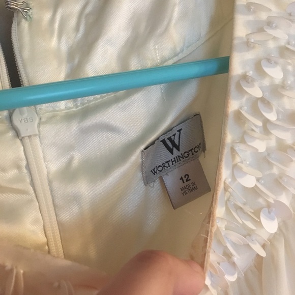 White dress - Picture 3 of 3